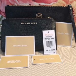 New Michael Kors Leather Wristlet and Wallet Set.